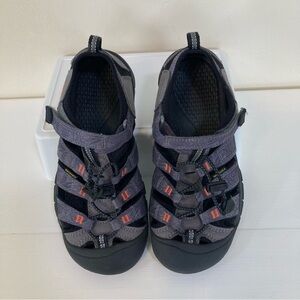 Keen Newport H2 Boys Sz 4 Sandals Hiking Water Shoes Steel Grey Black